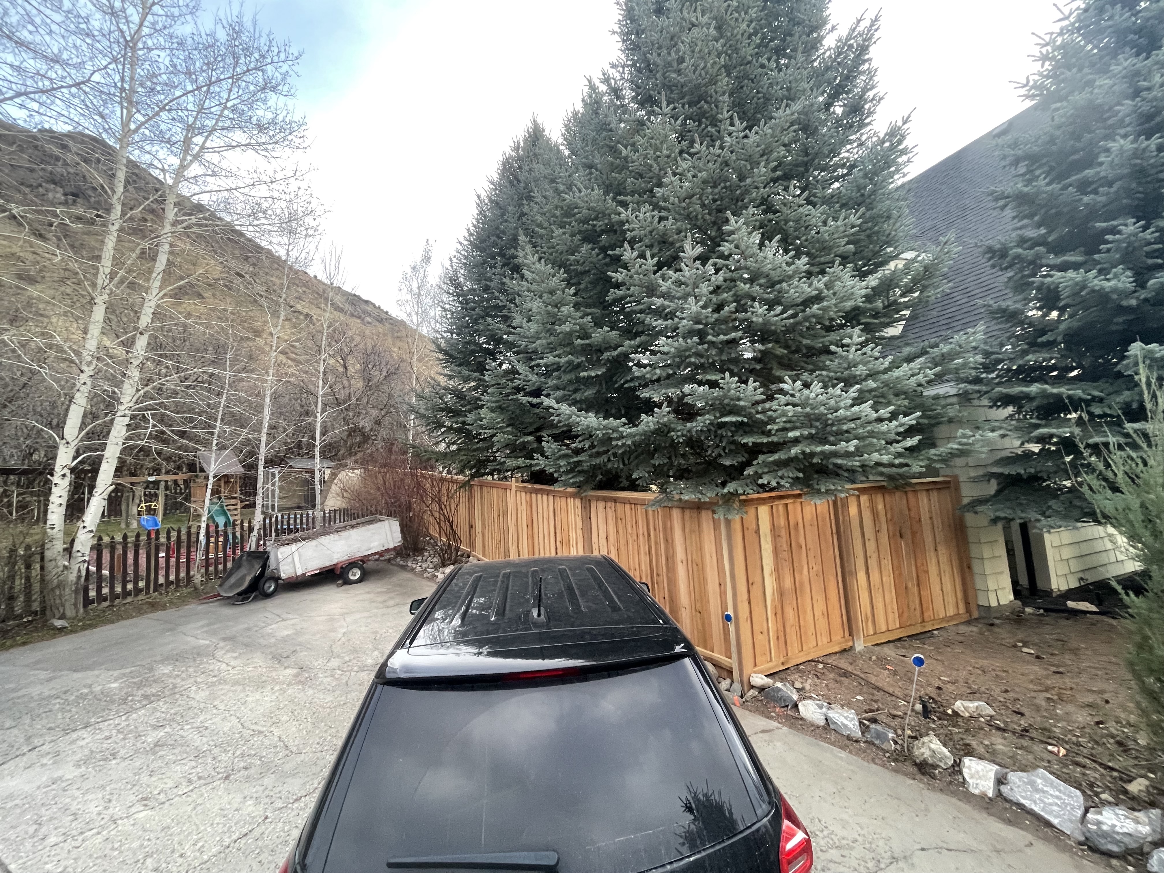 Cedar Board on Board Privacy Fence installed by Spacemakers Fence in Alpine, Utah