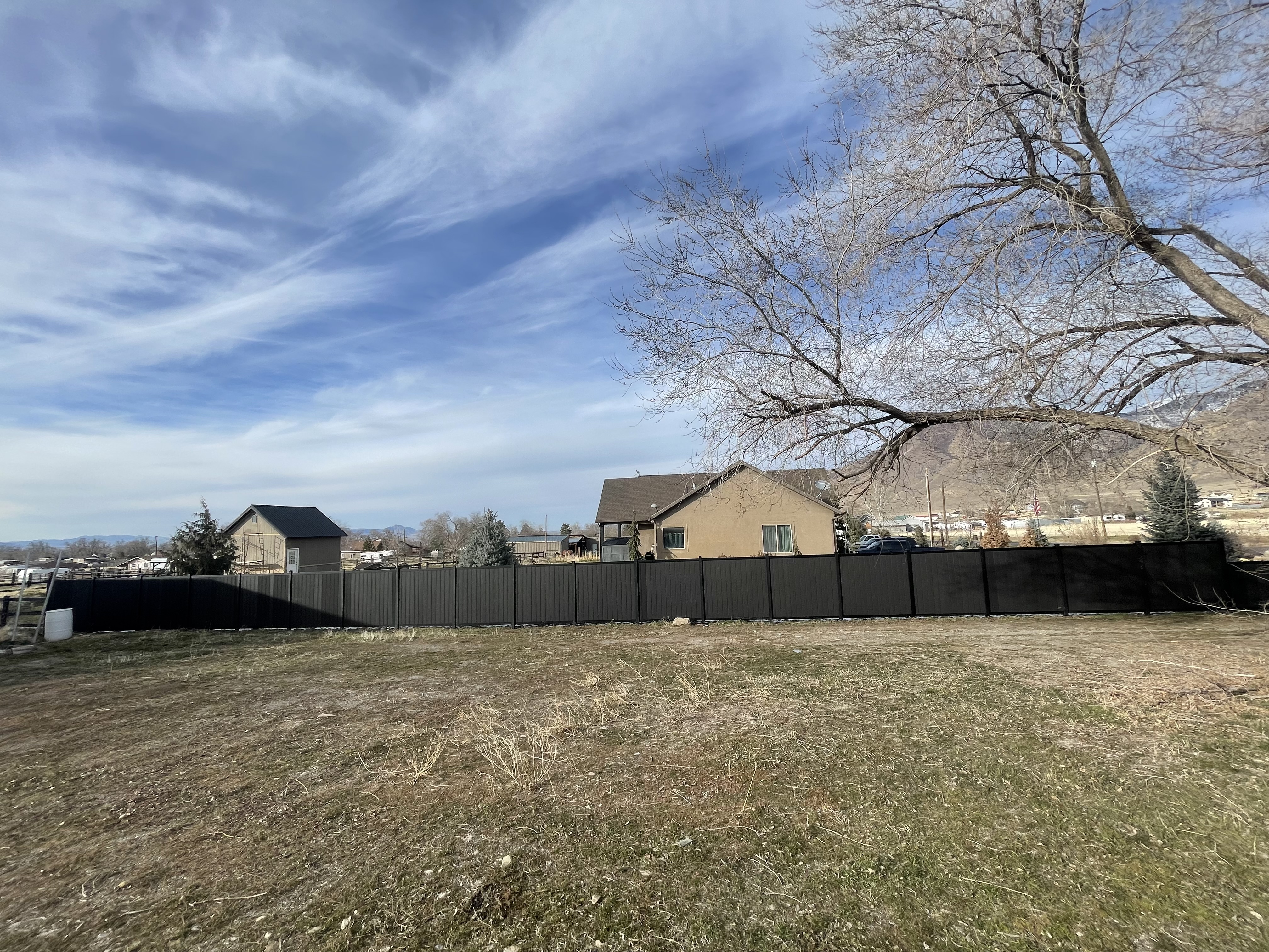 Avimore Modern installed by Spacemakers Fence in Farmington, Utah